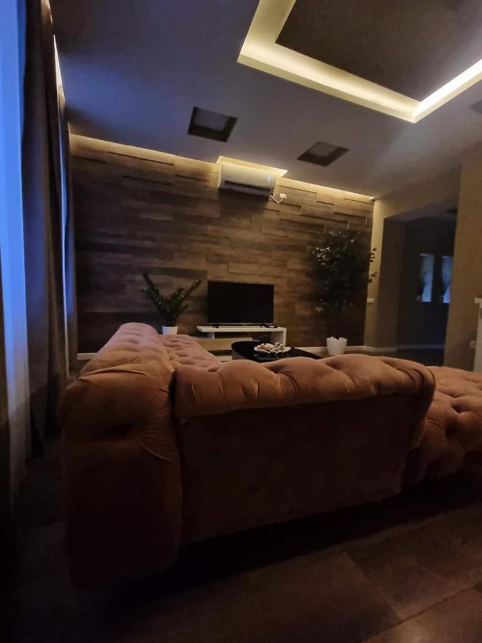 Laci Lak Premium Apartment Oradea Exterior photo